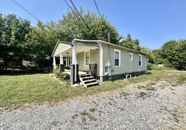 Photo 4 of Multi family home for sale at 611 Glenoaks Dr, Knoxville, TN 37912 | MLS# 1356489 | Listing updated on 2026-09-23