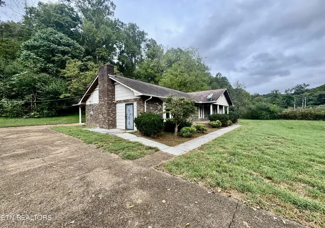 Photo 3 of Single family home for sale at 1588 Highway 116, Caryville, TN 37714 | MLS# 1356503 | Listing updated on 2026-09-25