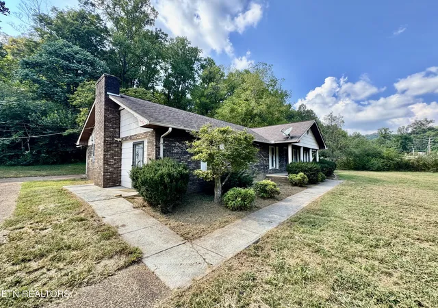 Photo 3 of Single family home for sale at 1588 Highway 116, Caryville, TN 37714 | MLS# 1356503 | Listing updated on 2026-09-25