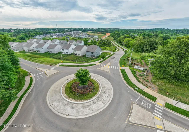 Photo 4 of Sale Pending at 541 Ivey Willow Ln (lot 96), Farragut, TN 37934 | MLS# 1356518 | Listing updated on 2026-09-23