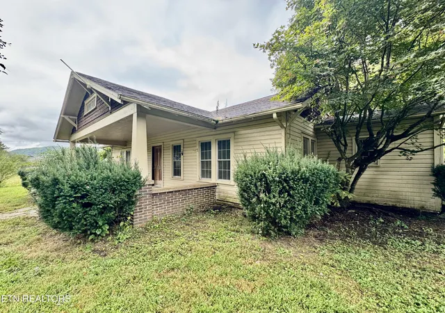 Photo 4 of Single family home for sale at 1608 Highway 116, Caryville, TN 37714 | MLS# 1356509 | Listing updated on 2026-09-25