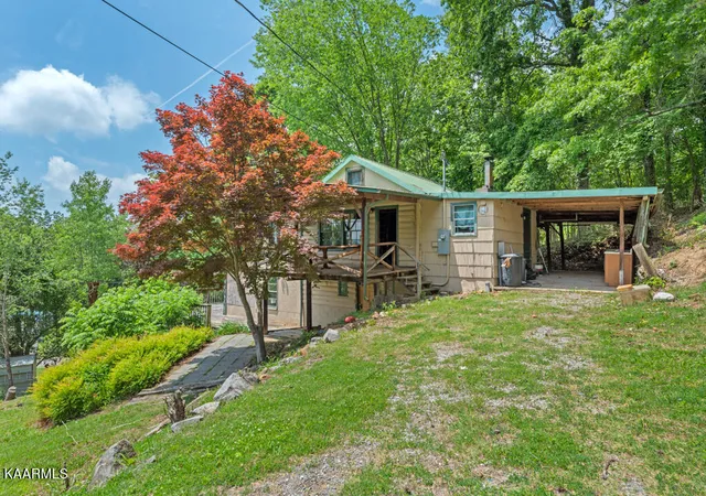 Photo 1 of Single family home for sale at 2005 Sunbird Ln, Dandridge, TN 37725 | MLS# 1356519 | Listing updated on 2026-09-23