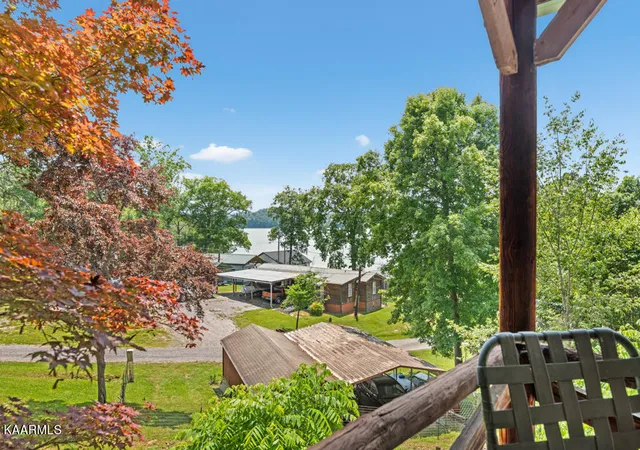 Photo 3 of Single family home for sale at 2005 Sunbird Ln, Dandridge, TN 37725 | MLS# 1356519 | Listing updated on 2026-09-23