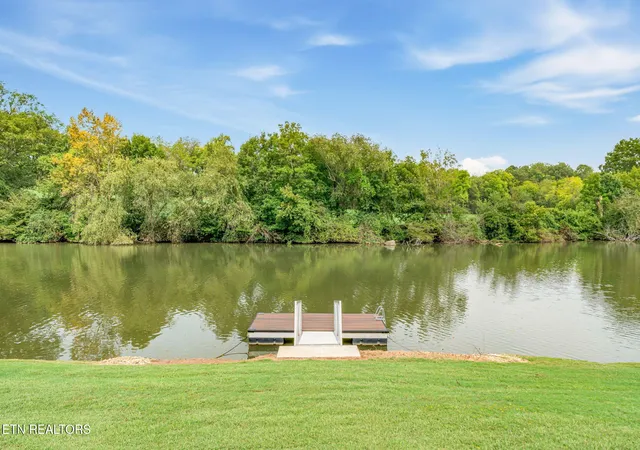 Photo 3 of Sale Pending at 224 Springvale Ln, Rockford, TN 37853 | MLS# 1356774 | Listing updated on 2026-09-29