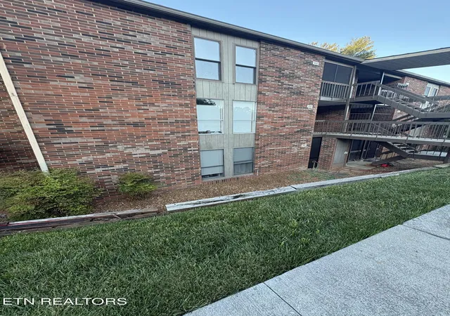 Photo 3 of Condo for sale at 448 Berlin Dr, Knoxville, TN 37923 | MLS# 1356630 | Listing updated on 2026-09-28