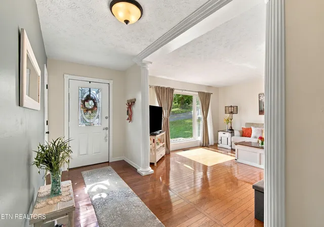 Photo 4 of Single family home for sale at 7800 Berkshire Blvd, Powell, TN 37849 | MLS# 1356590 | Listing updated on 2026-10-05