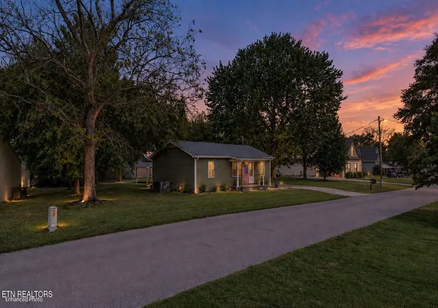 Photo 3 of Single family home for sale at 206 Elm St, Cookeville, TN 38506 | MLS# 1356541 | Listing updated on 2026-09-23