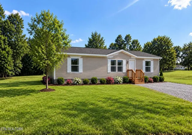 Single family home for sale at 1809 Chestnut St, Sweetwater, TN 37874 | MLS# 1356545