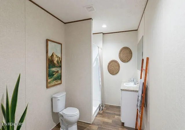 Photo 3 of Single family home for sale at 1809 Chestnut St, Sweetwater, TN 37874 | MLS# 1356545 | Listing updated on 2026-09-24