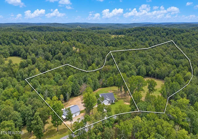 Photo 3 of Sale Pending at 143 Crestwood Loop, Jamestown, TN 38556 | MLS# 1356812 | Listing updated on 2026-10-17
