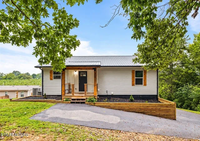 Photo 1 of Single family home for sale at 150 Hatmaker Ridge Rd, Jacksboro, TN 37757 | MLS# 1356631 | Listing updated on 2026-09-24