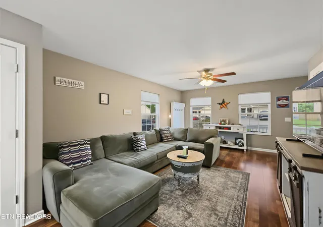 Photo 3 of Single family home for sale at 201 Heritage Xing Dr, Maryville, TN 37804 | MLS# 1356609 | Listing updated on 2026-10-09