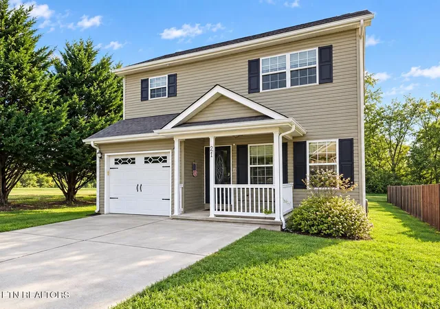 Photo 1 of Single family home for sale at 201 Heritage Xing Dr, Maryville, TN 37804 | MLS# 1356609 | Listing updated on 2026-09-24