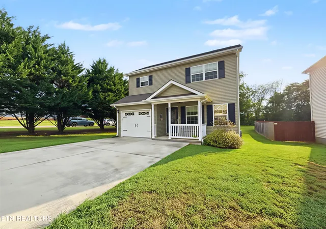 Photo 2 of Single family home for sale at 201 Heritage Xing Dr, Maryville, TN 37804 | MLS# 1356609 | Listing updated on 2026-09-24