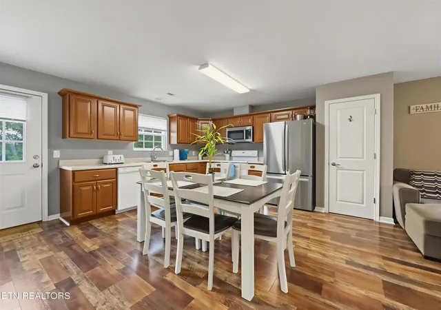 Photo 3 of Single family home for sale at 201 Heritage Xing Dr, Maryville, TN 37804 | MLS# 1356609 | Listing updated on 2026-09-24