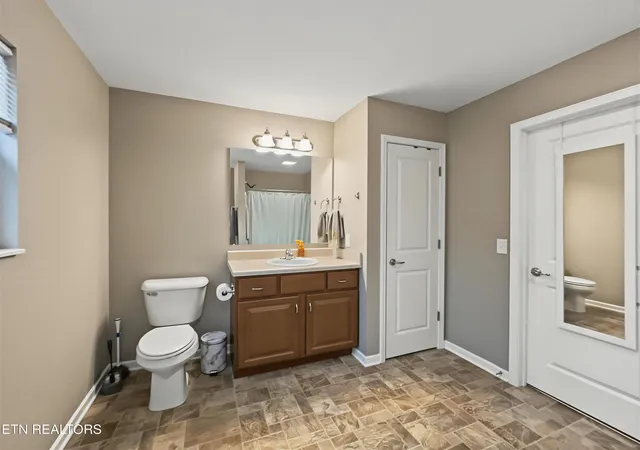 Photo 4 of Single family home for sale at 201 Heritage Xing Dr, Maryville, TN 37804 | MLS# 1356609 | Listing updated on 2026-09-24