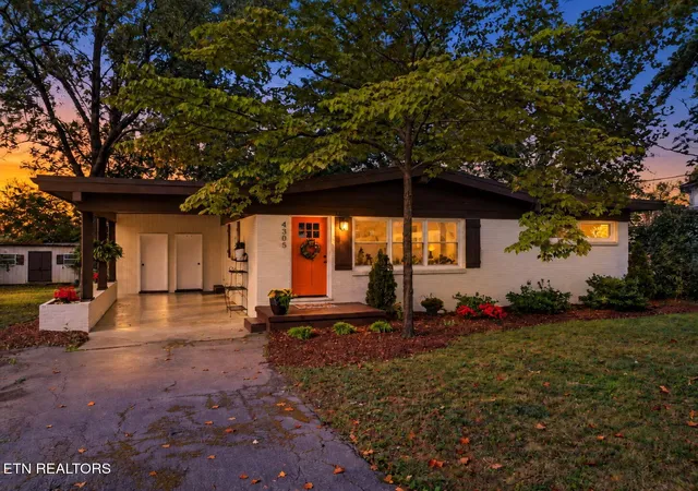 Photo 2 of Sale Pending at 4305 Thornwood Dr, Knoxville, TN 37921 | MLS# 1356726 | Listing updated on 2026-10-09