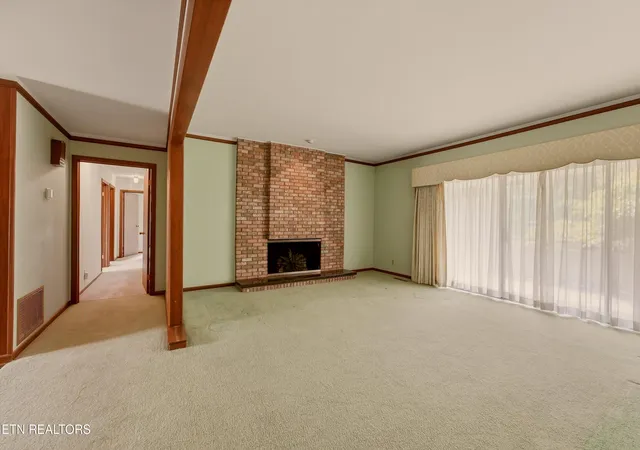Photo 4 of Sale Pending at 709 Chateaugay Rd, Knoxville, TN 37923 | MLS# 1356838 | Listing updated on 2026-10-02