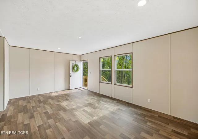 Photo 4 of Single family home for sale at 106 1st Street, Rockwood, TN 37854 | MLS# 1356607 | Listing updated on 2026-09-26