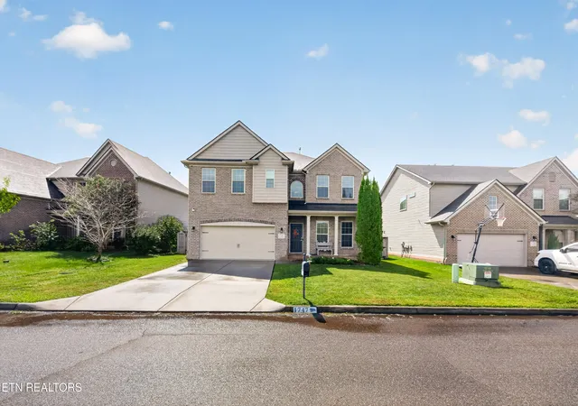 Photo 2 of Single family home for sale at 1747 Glen Shady Blvd, Knoxville, TN 37922 | MLS# 1356571 | Listing updated on 2026-10-08