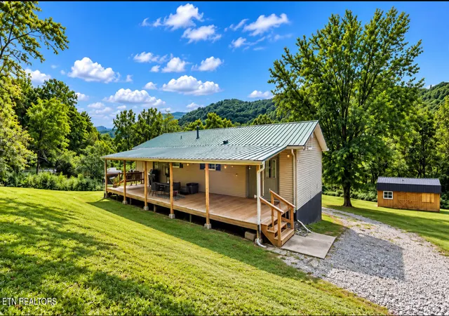 Photo 4 of Single family home for sale at 106 Patrick Hl, Oliver Springs, TN 37840 | MLS# 1356623 | Listing updated on 2026-09-24