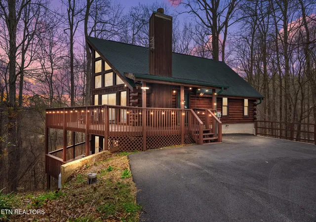 Photo 2 of Single family home for sale at 3175 Emerald Springs Loop, Sevierville, TN 37862 | MLS# 1356573 | Listing updated on 2026-09-24