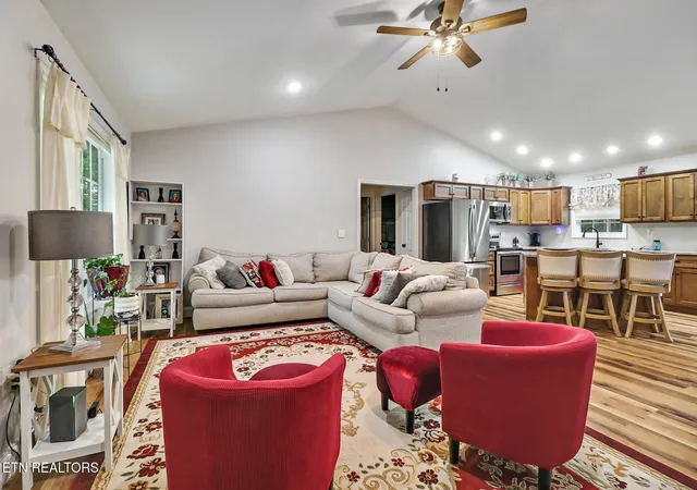 Photo 2 of Single family home for sale at 2071 Allardt Tinch Rd, Jamestown, TN 38556 | MLS# 1356593 | Listing updated on 2026-10-01