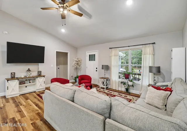 Photo 3 of Single family home for sale at 2071 Allardt Tinch Rd, Jamestown, TN 38556 | MLS# 1356593 | Listing updated on 2026-10-01