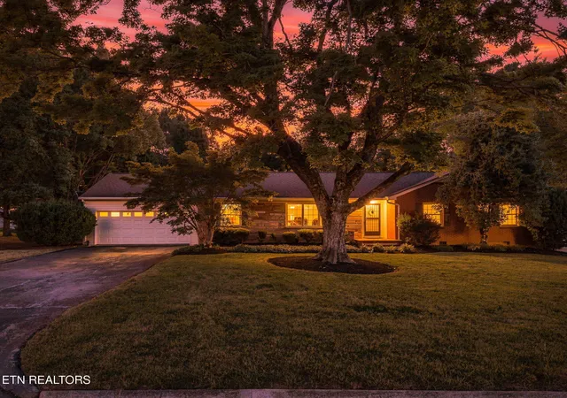 Photo 2 of Single family home for sale at 8121 Bennington Dr, Knoxville, TN 37909 | MLS# 1356651 | Listing updated on 2026-09-24