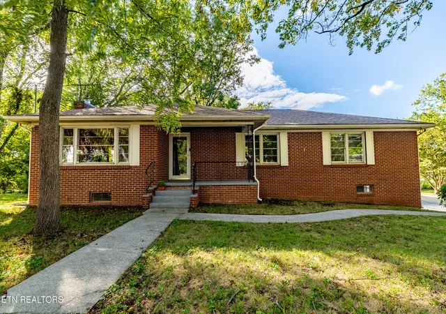 Photo 1 of Single family home for sale at 2507 Old Knoxville Pike, Maryville, TN 37804 | MLS# 1356823 | Listing updated on 2026-09-25
