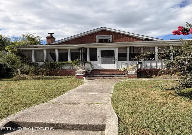 Photo 1 of Single family home for sale at 1717 Henrietta Ave, Knoxville, TN 37915 | MLS# 1356712 | Listing updated on 2026-09-25