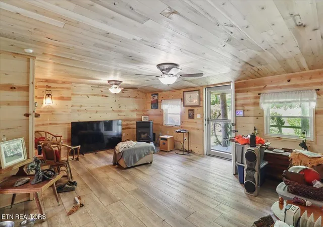 Photo 2 of Single family home for sale at 180 Stevenson Branch Rd, Middlesboro, KY 40965 | MLS# 1356645 | Listing updated on 2026-09-24