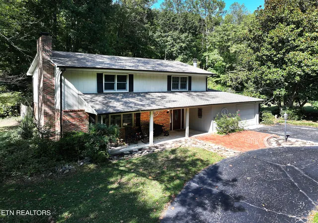 Single family home for sale at 117 Mcnew Dr, Harriman, TN 37748 | MLS# 1356646