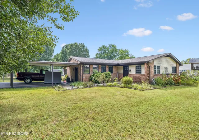 Photo 1 of Single family home for sale at 101 Dell Rd, Maryville, TN 37804 | MLS# 1356797 | Listing updated on 2026-09-25