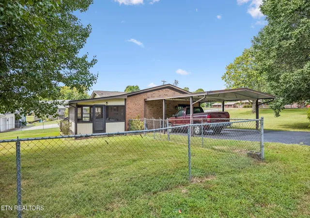 Photo 2 of Single family home for sale at 101 Dell Rd, Maryville, TN 37804 | MLS# 1356797 | Listing updated on 2026-09-25