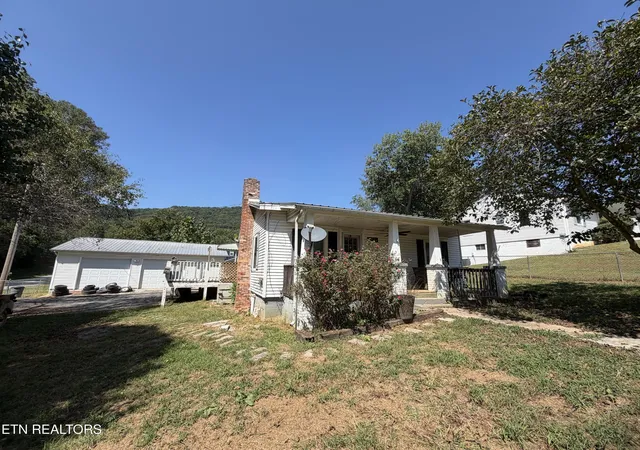 Photo 1 of Single family home for sale at 1116 W Walden St, La Follette, TN 37766 | MLS# 1356674 | Listing updated on 2026-10-10