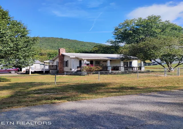 Photo 2 of Single family home for sale at 1116 W Walden St, La Follette, TN 37766 | MLS# 1356674 | Listing updated on 2026-10-10