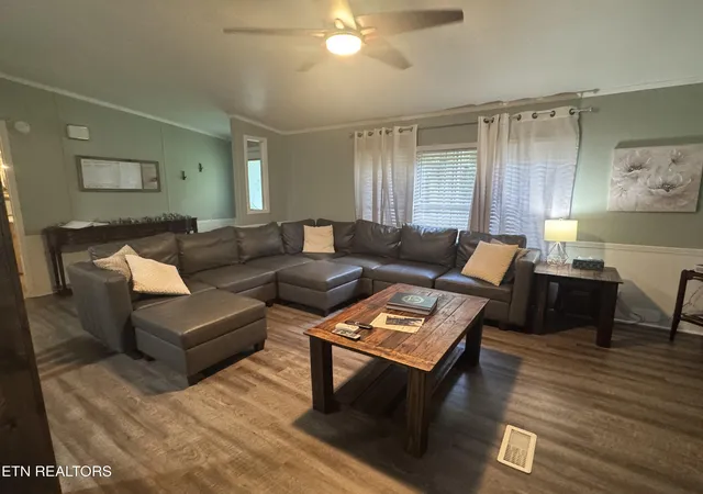 Photo 2 of Single family home for sale at 810 W Rochester Ave, Middlesboro, KY 40965 | MLS# 1356828 | Listing updated on 2026-09-25