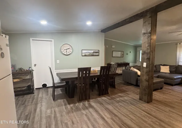 Photo 4 of Single family home for sale at 810 W Rochester Ave, Middlesboro, KY 40965 | MLS# 1356828 | Listing updated on 2026-09-25