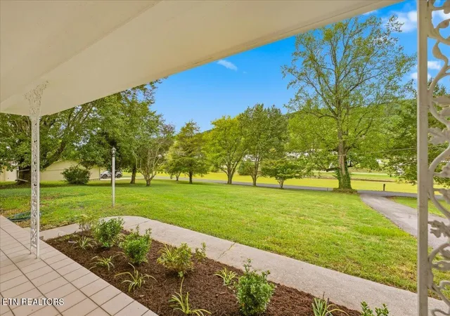 Photo 3 of Single family home for sale at 137 Shady Rd, Oliver Springs, TN 37840 | MLS# 1356727 | Listing updated on 2026-10-05