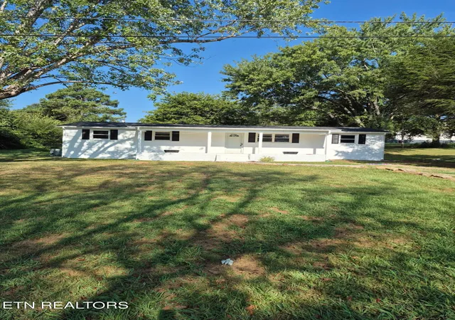 Single family home for sale at 1034 Monroe Cir, Madisonville, TN 37354 | MLS# 1356748
