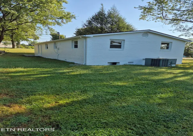 Photo 3 of Single family home for sale at 1034 Monroe Cir, Madisonville, TN 37354 | MLS# 1356748 | Listing updated on 2026-09-25