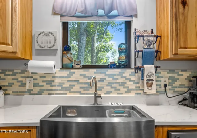 Photo 4 of Single family home for sale at 341 Acorn Gap Rd, Sweetwater, TN 37874 | MLS# 1356768 | Listing updated on 2026-09-25