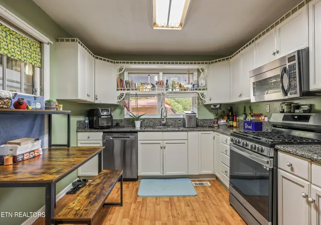 Photo 4 of Single family home for sale at 4532 E Lamar Alexander Pkwy, Walland, TN 37886 | MLS# 1356814 | Listing updated on 2026-09-25