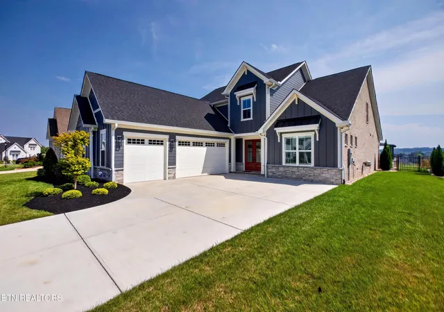 Photo 1 of Single family home for sale at 1330 Wagon Hitch Rd, Farragut, TN 37934 | MLS# 1356824 | Listing updated on 2026-09-25