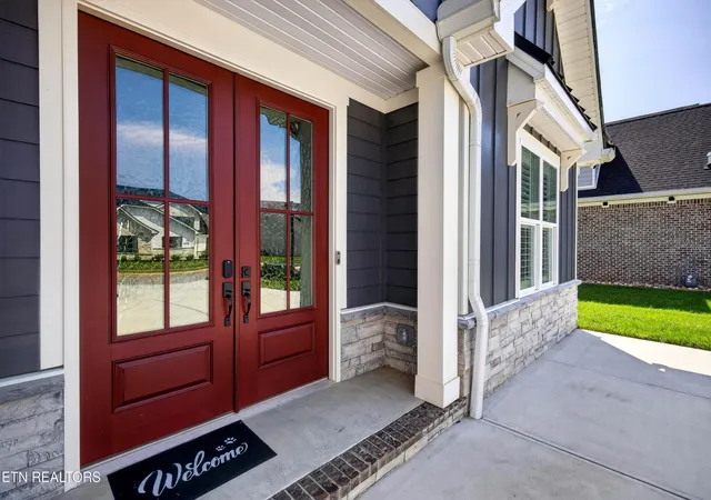Photo 2 of Single family home for sale at 1330 Wagon Hitch Rd, Farragut, TN 37934 | MLS# 1356824 | Listing updated on 2026-09-25