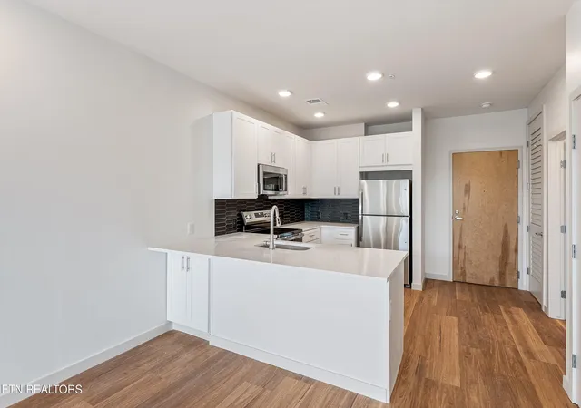 Photo 3 of Condo for sale at 515 Cafego Pl #302, Knoxville, TN 37902 | MLS# 1356806 | Listing updated on 2026-09-28