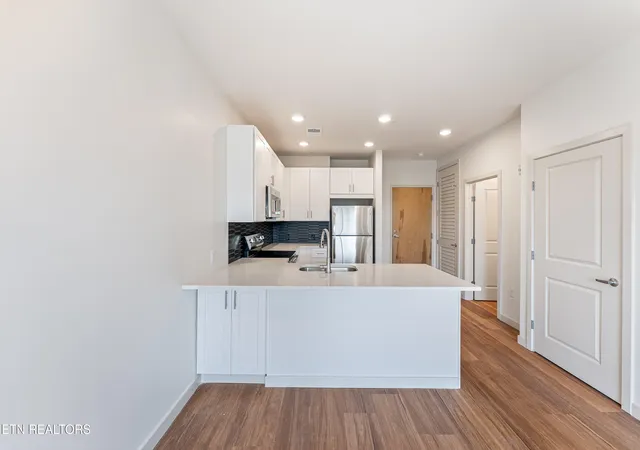 Photo 4 of Condo for sale at 515 Cafego Pl #302, Knoxville, TN 37902 | MLS# 1356806 | Listing updated on 2026-09-28