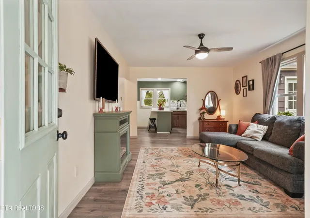 Photo 4 of Single family home for sale at 5704 Woodale Dr, Knoxville, TN 37912 | MLS# 1356827 | Listing updated on 2026-10-26