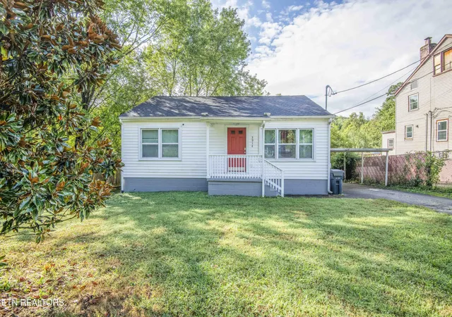 Photo 1 of Single family home for sale at 3914 Oakland Dr, Knoxville, TN 37918 | MLS# 1356847 | Listing updated on 2026-09-26